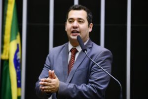 Ricardo Silva coloca projeto décimo quarto salário na votação